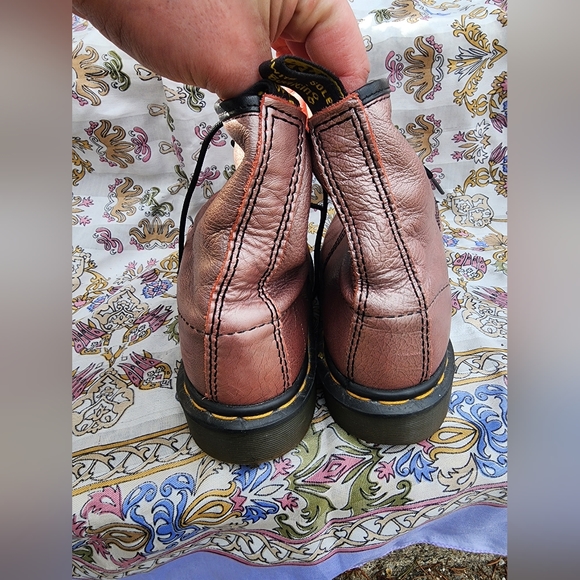 Vintage Dr Martens iridescent pink made in England genuine leather boots - Picture 5 of 5
